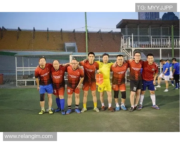 赛后分析:上海足球队与南京足球队的团队协作表现及启示