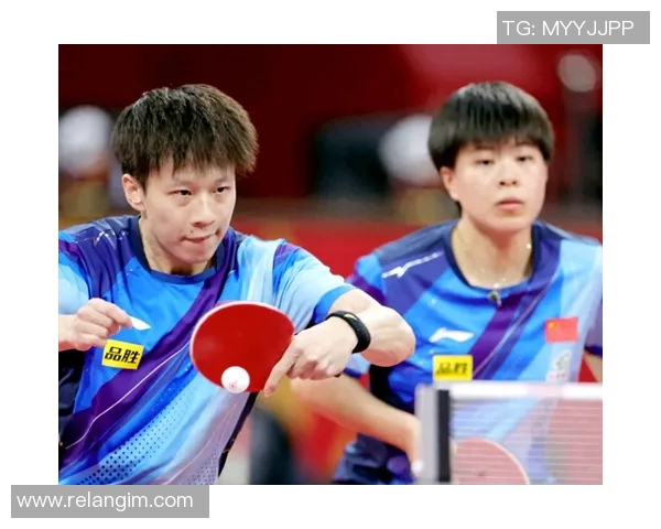 杭州羽毛球队在世界杯积分榜上以93分稳居第一，展现强劲实力与团队合作精神